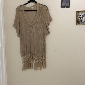 ➡️ PRICE DROP ⬅️Crochet fringe CAbi top